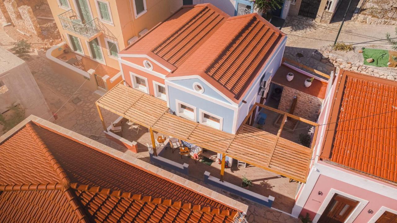 Captain'S Memories Stylish Harbour Apartments Chalki Town Exterior foto