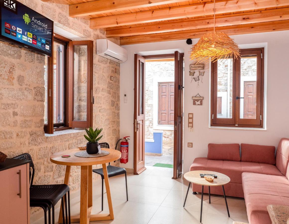 Captain'S Memories Stylish Harbour Apartments Chalki Town Exterior foto