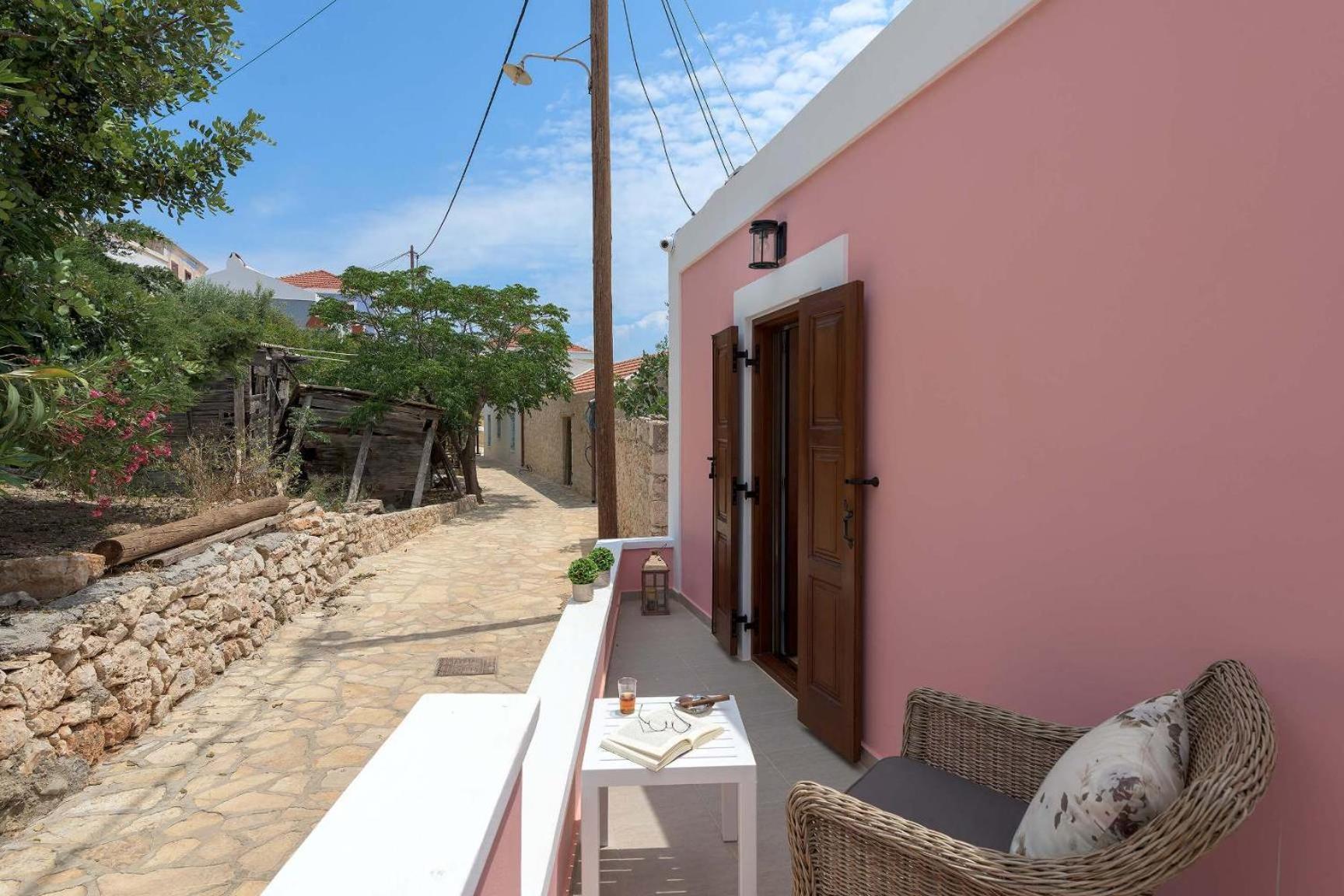 Captain'S Memories Stylish Harbour Apartments Chalki Town Exterior foto