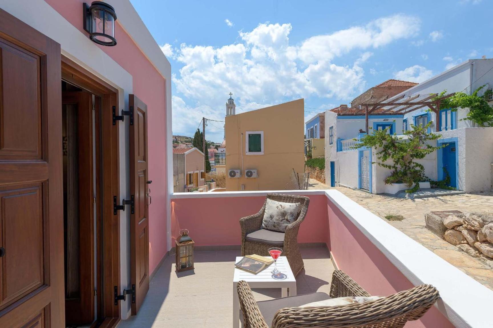 Captain'S Memories Stylish Harbour Apartments Chalki Town Exterior foto